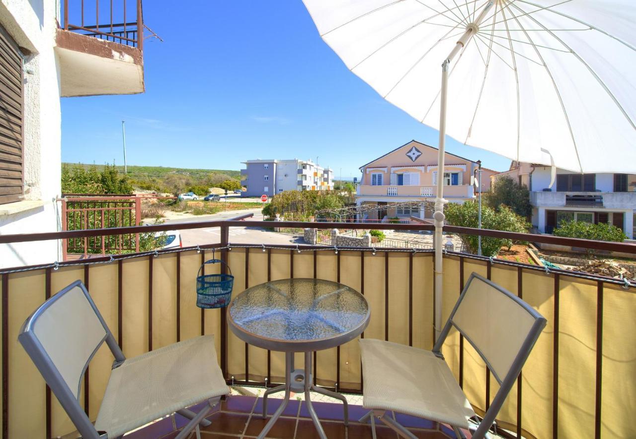 Studio Apartment Vesna Krk Town Exterior foto